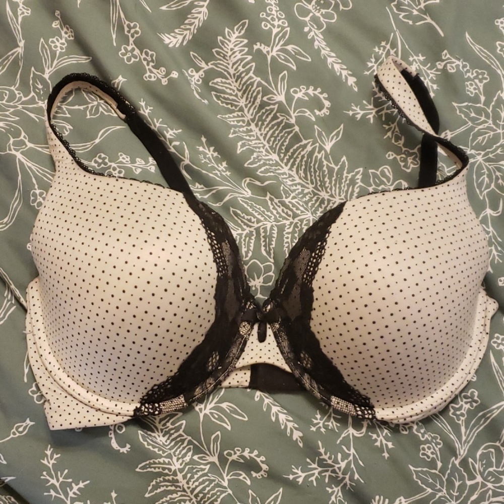 Victoria's Secret 36DD Body by Victoria bra